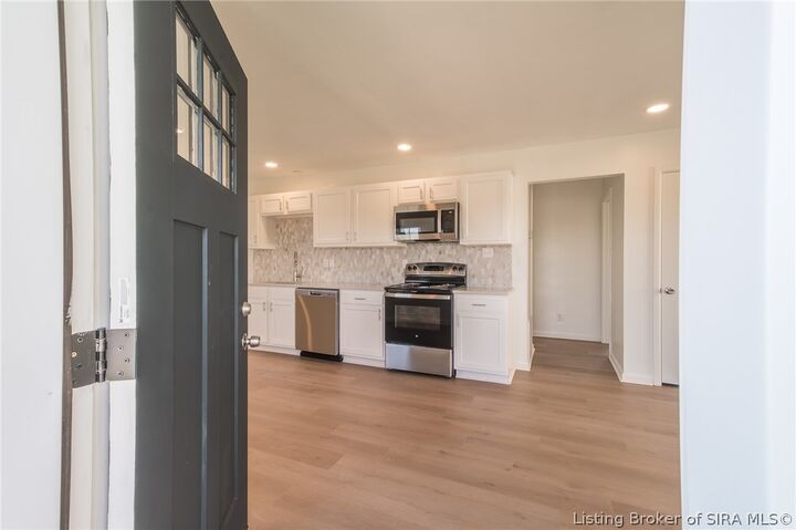 Property Photo:  2127 Beech Grove Avenue  IN 47150 