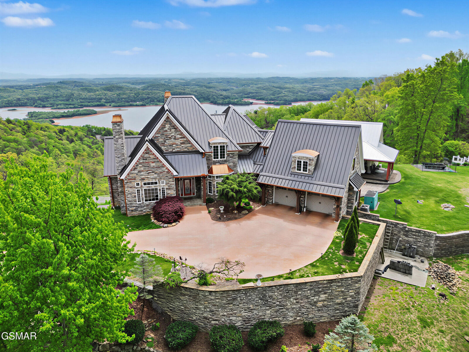 Property Photo: 498 Proffitt Ridge Road TN 37811