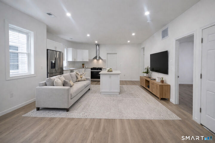 Property Photo:  16 Arch Street 3  CT 06710 