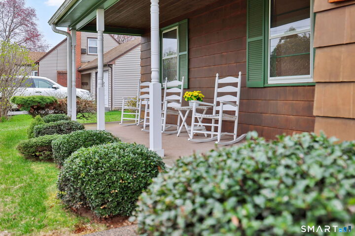 Property Photo:  61 Linwood Drive  CT 06118 