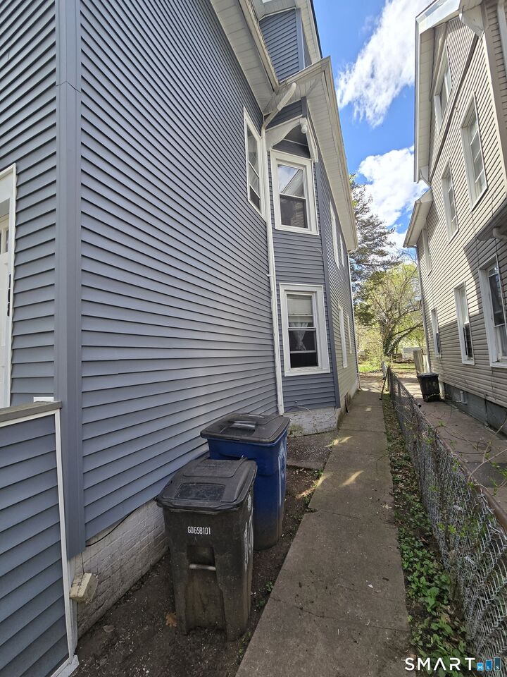Property Photo:  108 Dewitt Street  CT 06519 