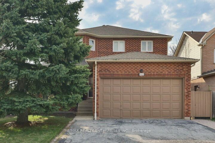 Property Photo: 3022 Dalehurst Drive ON L5N 6M8
