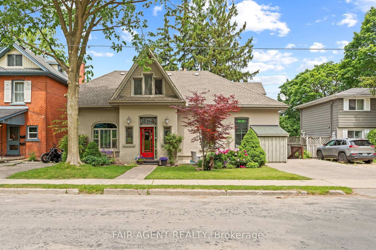 Property Photo:  26 Daly Avenue  ON N5A 1B8 