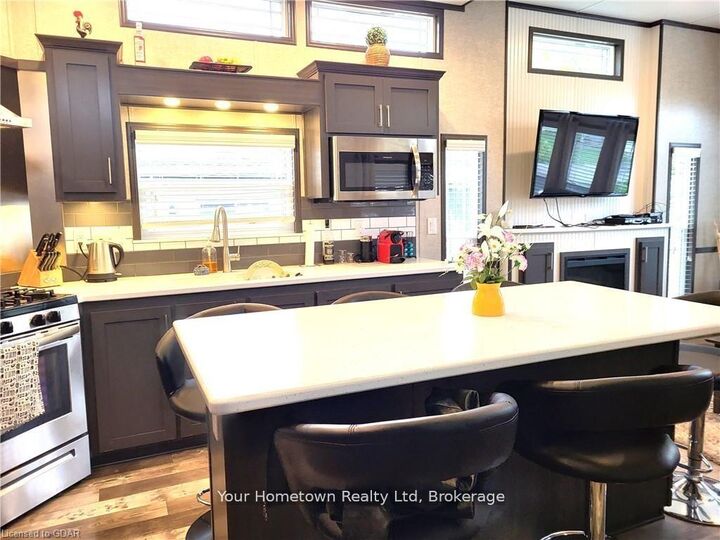 Property Photo: 613 Oak Crescent ON N1M 2W5