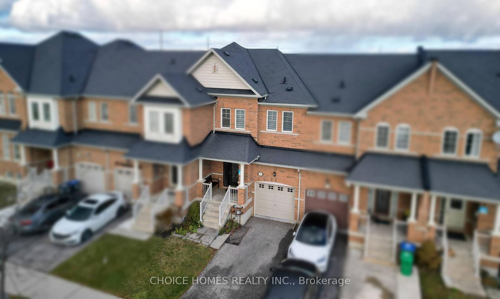 Property Photo: 71 Pendulum Circle ON L6R 3N7