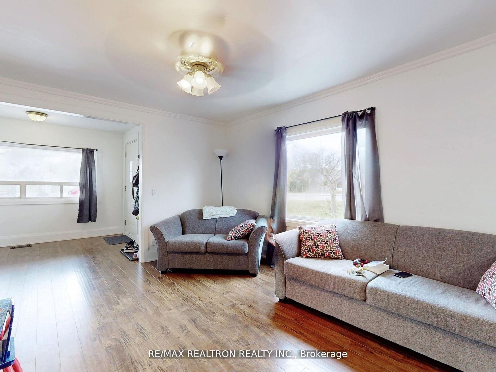 Property Photo: 156 The Queensway Street S ON L4P 2A2