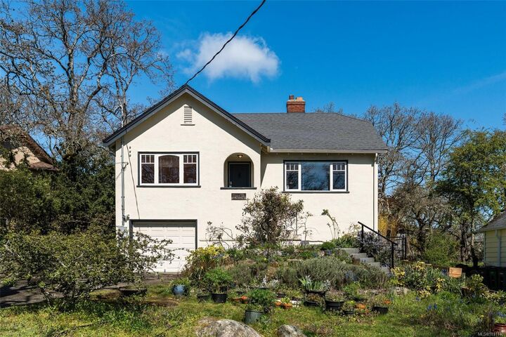 Property Photo:  3404 Connorton Lane  BC V8P 3K1 