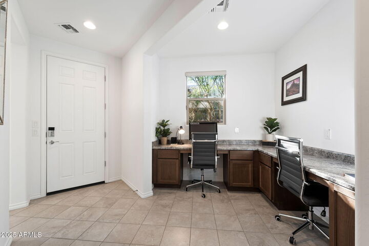 Property Photo: 678 E Cobble Stone Drive AZ 85140