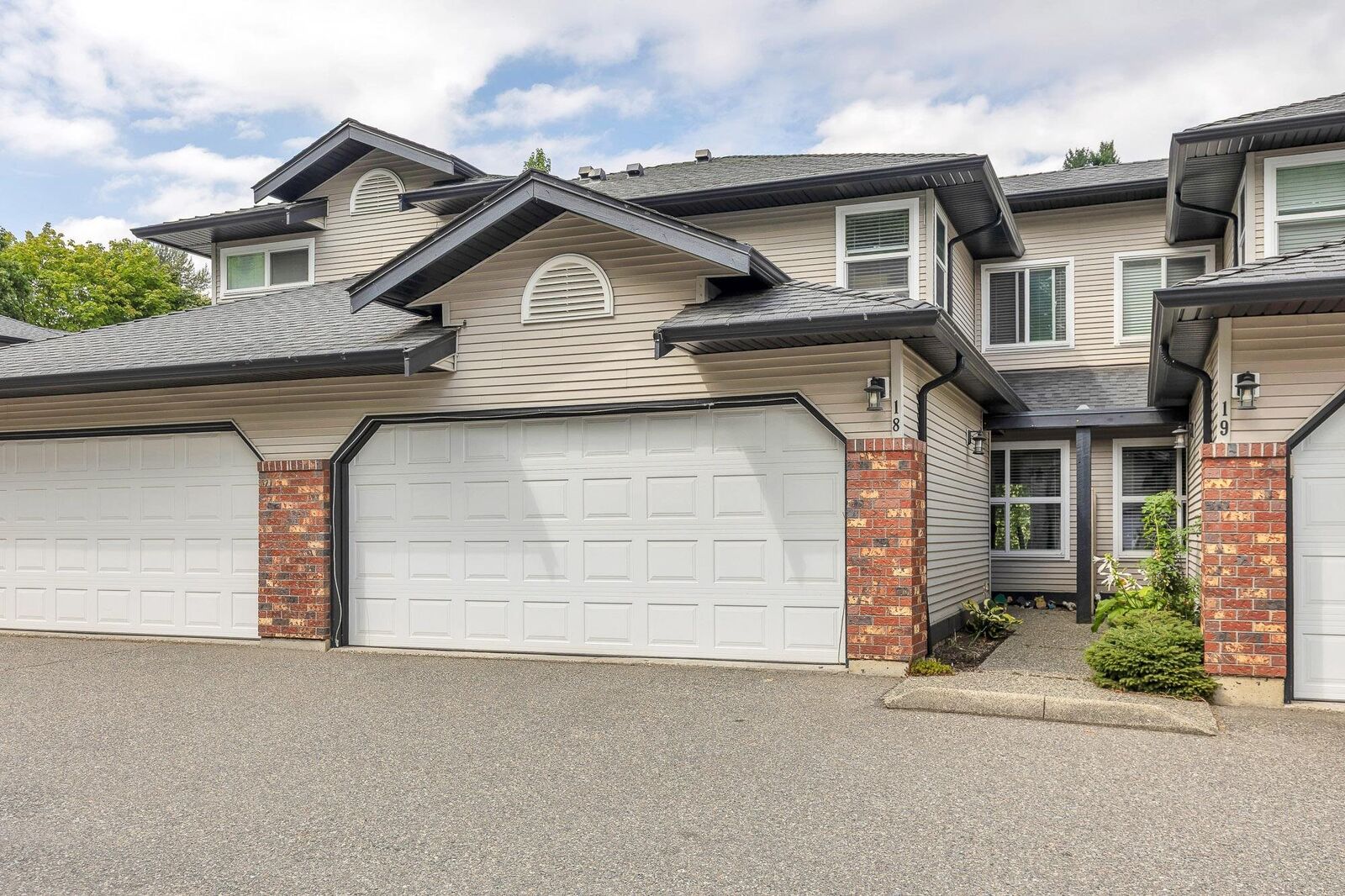 Property Photo: 36060 Old Yale Road 18 BC V3G 2E9