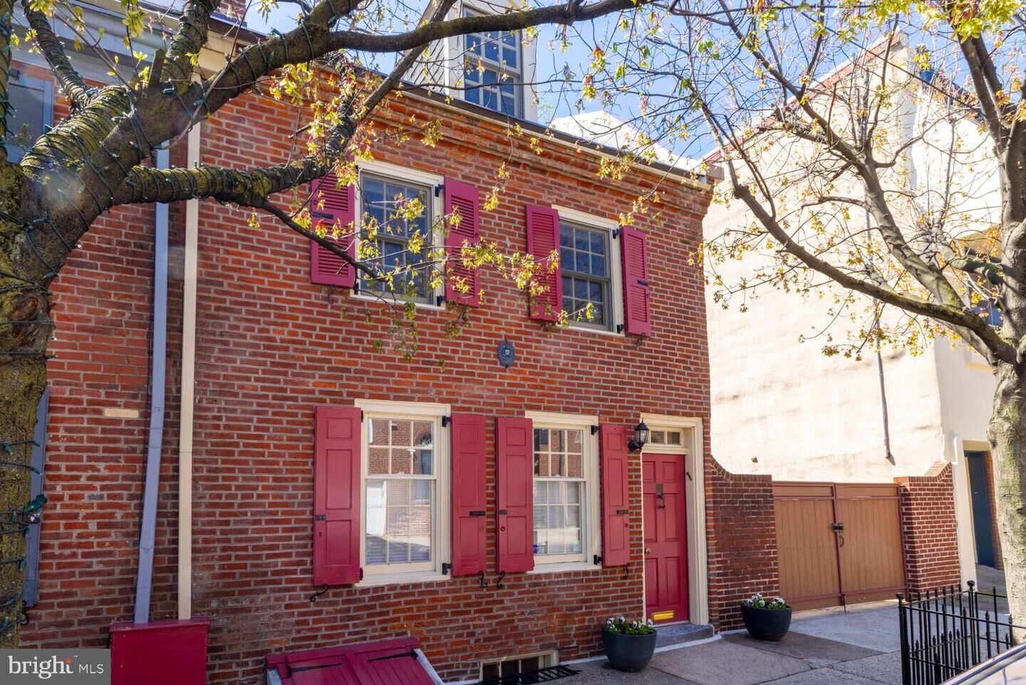 Property Photo: 804-6 Lombard Street PA 19147