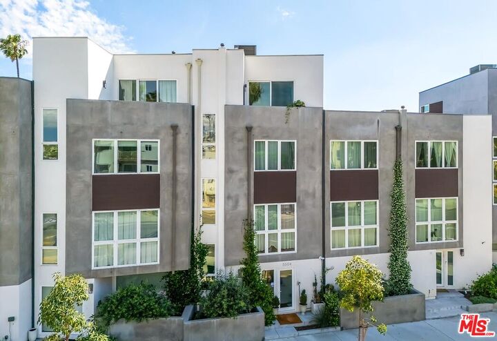 Property Photo:  5504 W Olympic Blvd  CA 90036 