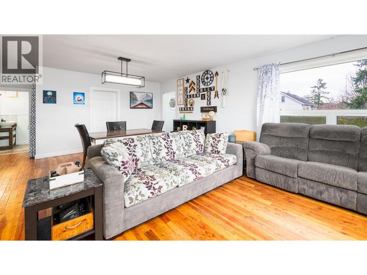 Property Photo: 1006 Murdoch Street BC V0B 1G4