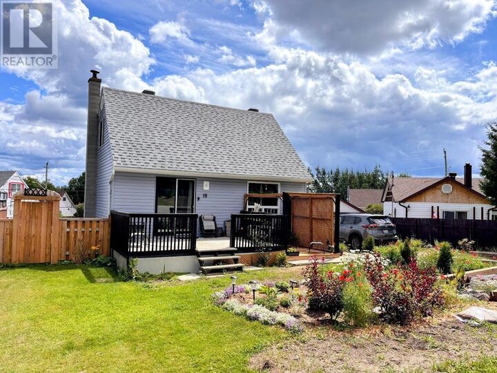 18 Swallow Dr — photo 1