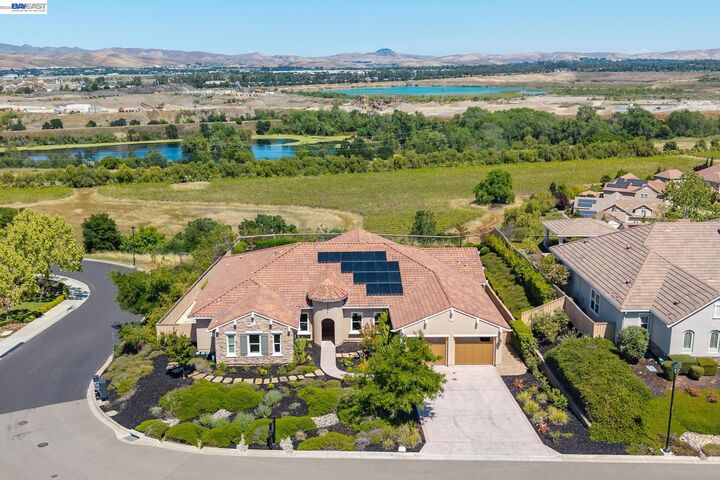 Property Photo:  2383 Silver Oaks Ln  CA 94566 