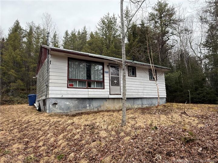 373 Howard Road — photo 1
