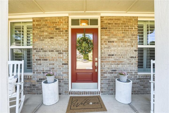 Property Photo:  3330 Camelot Way  GA 30040 