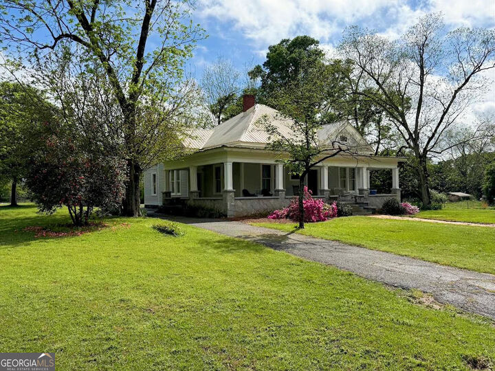 Property Photo:  670 S Railroad Avenue  GA 30627 