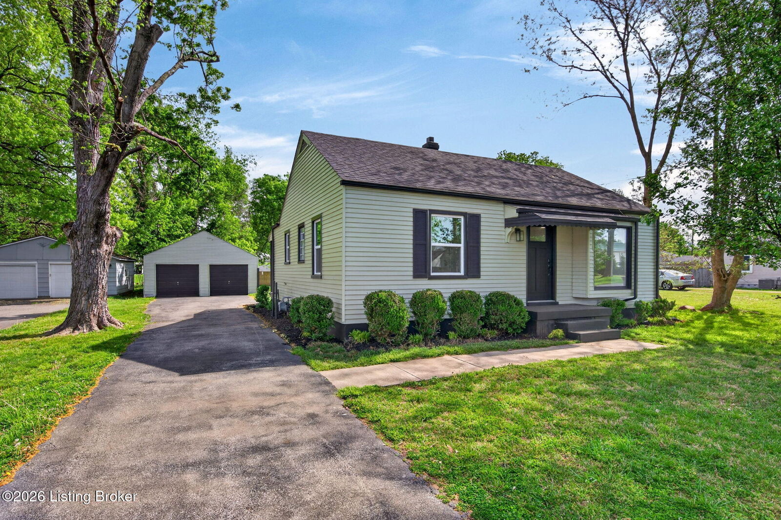 Property Photo:  4217 Kenton Ave  KY 40213 