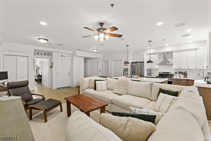 Property Photo:  315 Grand St 3  NJ 07030 