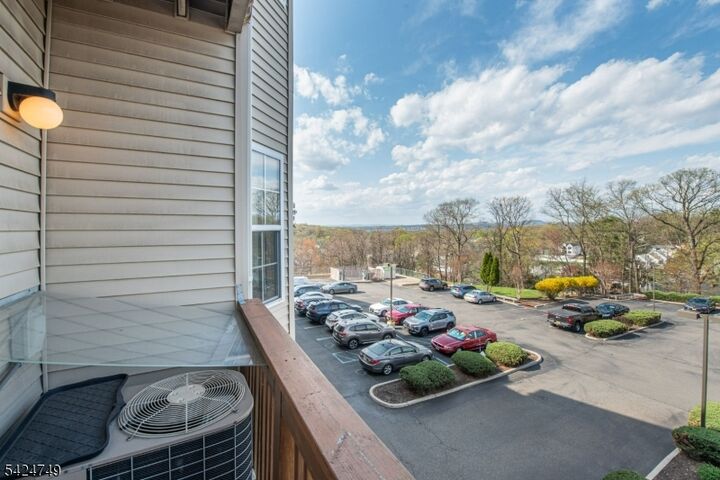 Property Photo:  375 Rifle Camp Rd 202  NJ 07424 