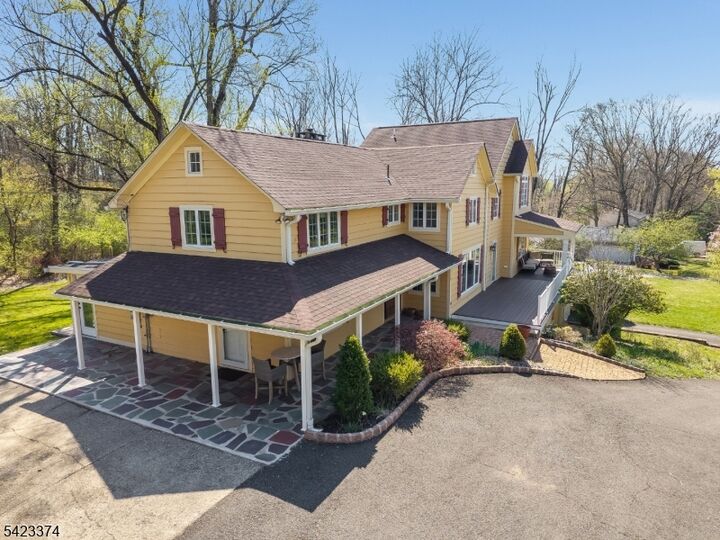 Property Photo:  20 Woodland Terrace  NJ 08829 