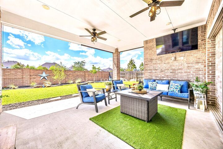 Property Photo: 1934 Mustang Bluff Lane TX 77494