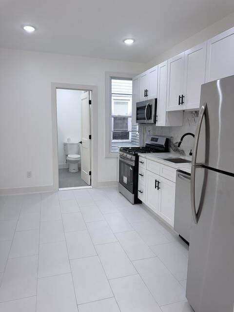 Property Photo:  77 Williams Ave 2  NJ 07304 