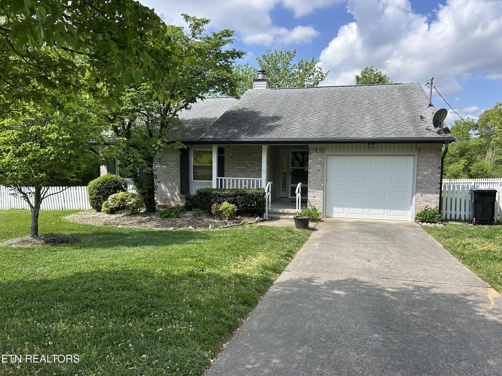 Property Photo:  1301 Clear Brook Drive  TN 37922 