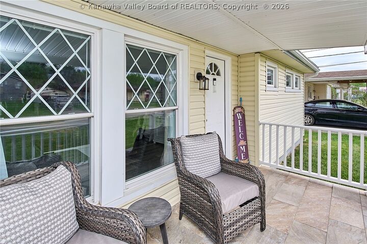 Property Photo:  206 Kentucky Avenue  WV 25177 