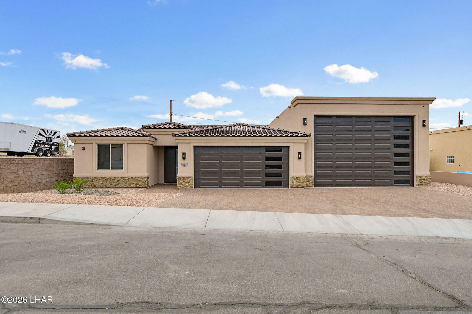Property Photo:  221 Freer Ct  AZ 86406 