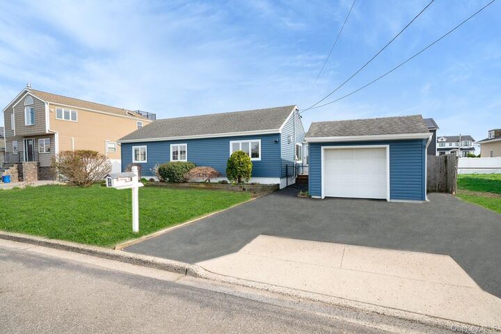 Property Photo: 33 E Seacrest Avenue NY 11757