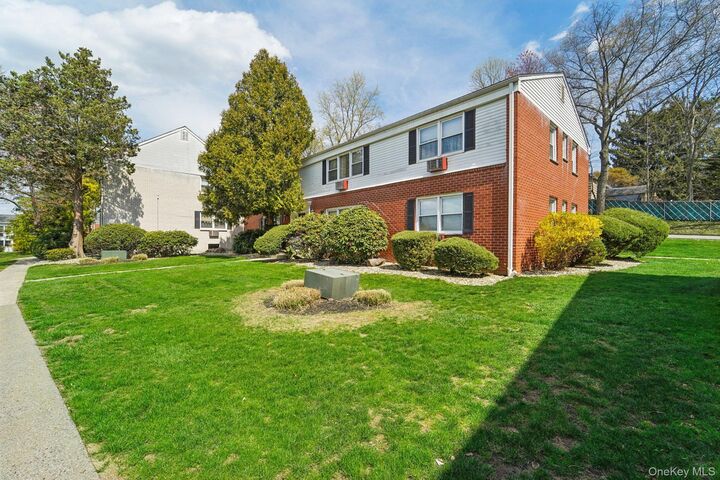 Property Photo:  17 Revere Court 2413  NY 10901 