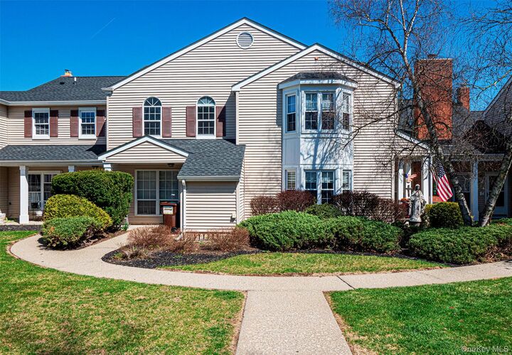 Property Photo:  40 Weathervane Way  NY 10990 