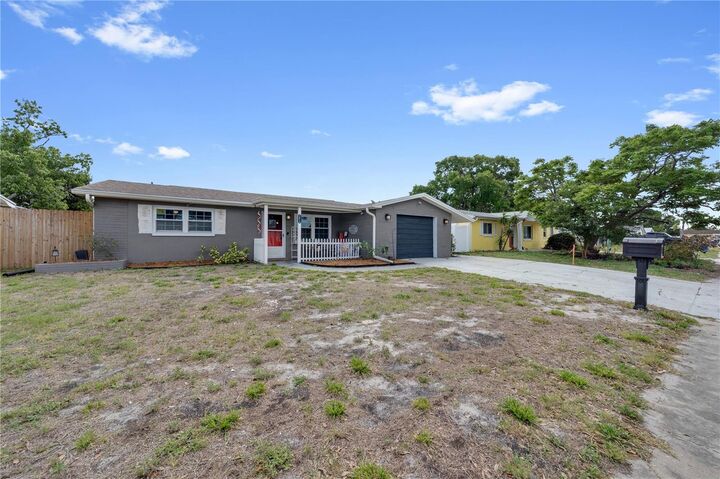 Property Photo:  1414 Whitehall Lane  FL 34691 