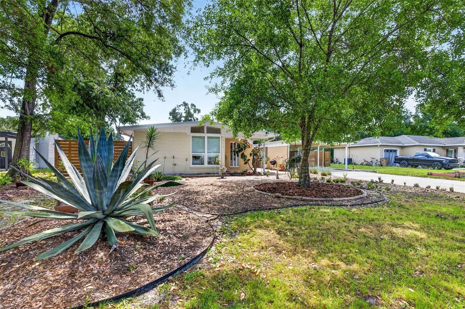 Property Photo:  515 Broxburn Avenue  FL 33617 