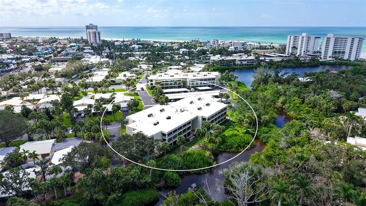 Property Photo:  225 Hourglass Way 202  FL 34242 