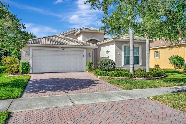 Property Photo:  16022 Golden Lakes Drive  FL 33598 