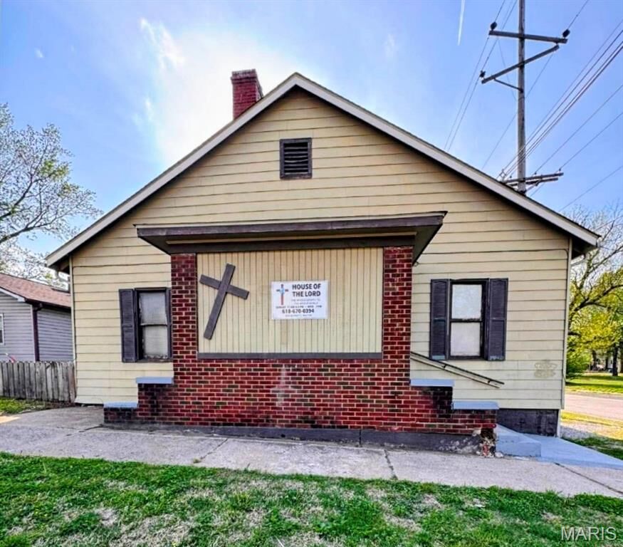 Property Photo:  2137 Bryan Avenue  IL 62040 