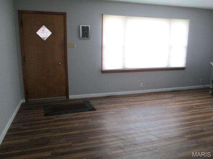 Property Photo:  410 S Oak Street  MO 63084 