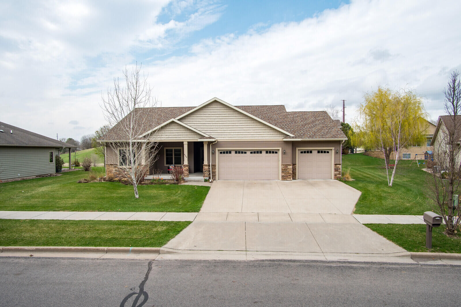 Property Photo:  839 Rolling Oaks Dr  WI 54650 