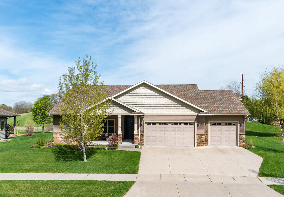 Property Photo:  839 Rolling Oaks Dr  WI 54650 