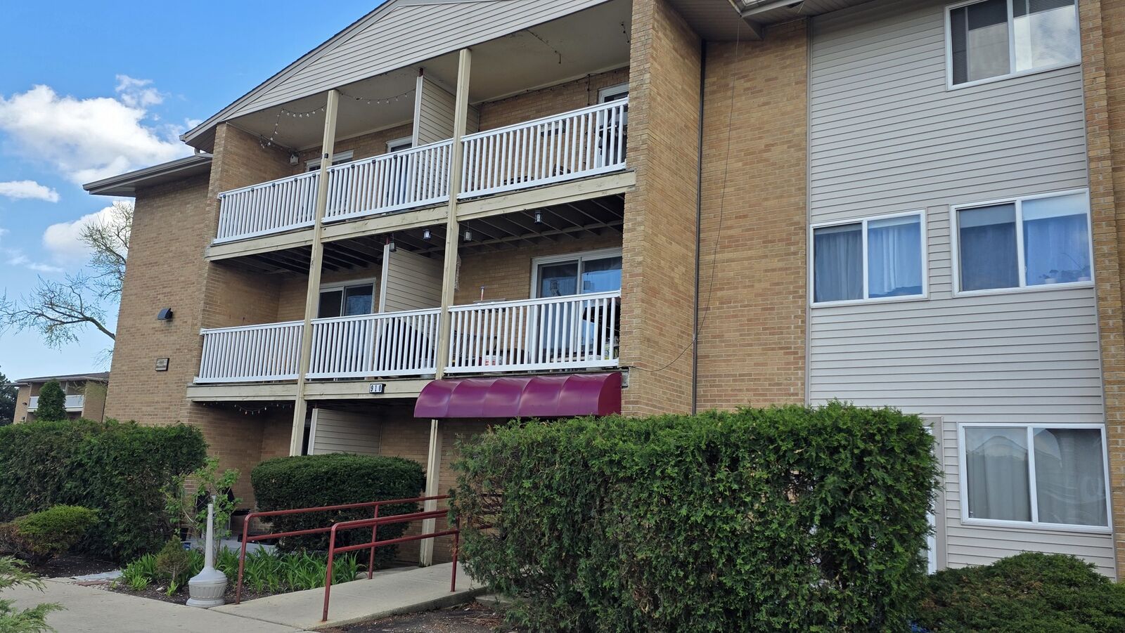 Property Photo:  910 Beau Drive 202  IL 60016 