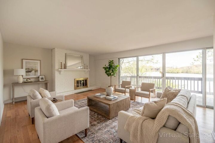 Property Photo: 1611 Maple Terrace 113-1G IL 60532