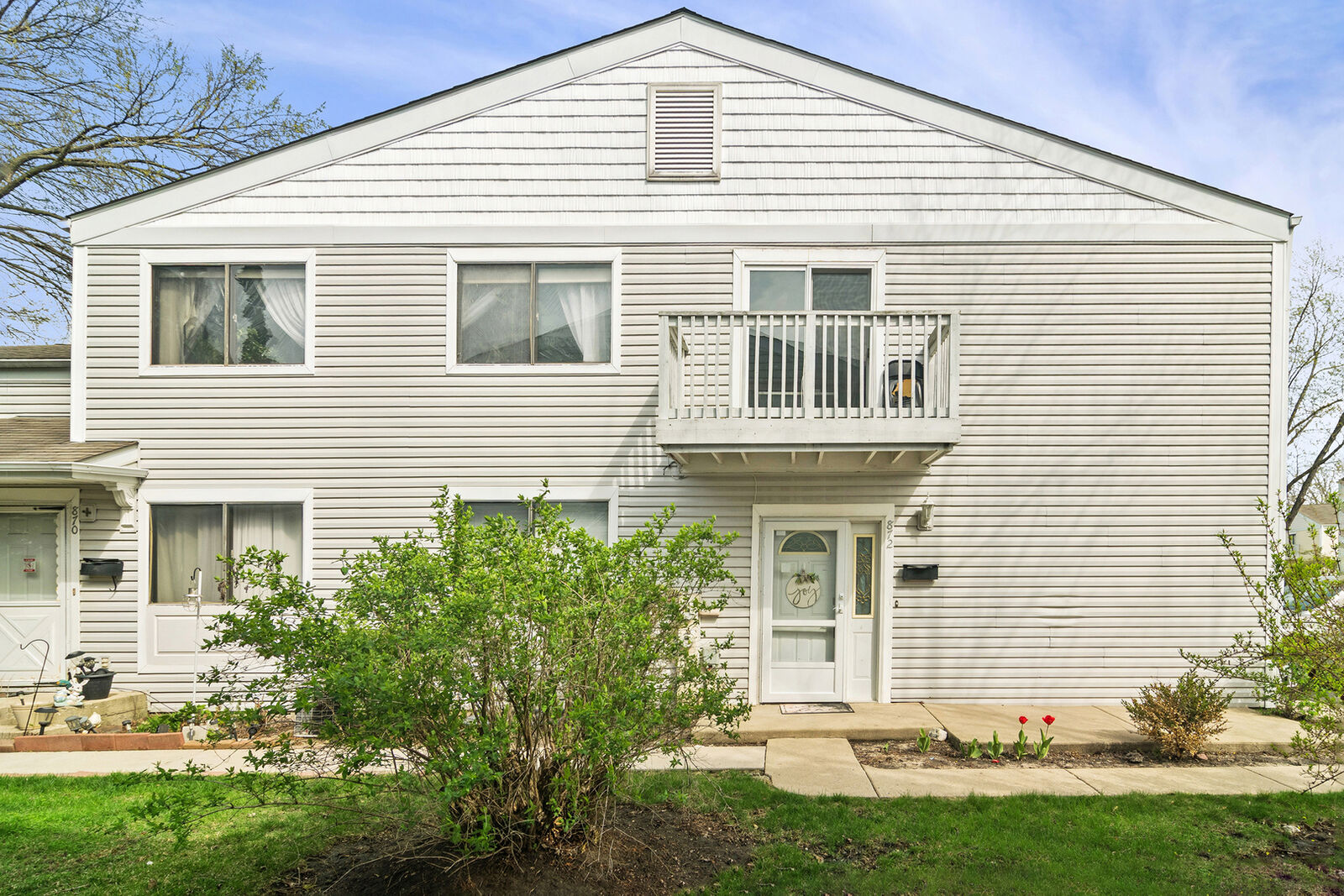 Property Photo:  872 Cambridge Place 126D  IL 60090 