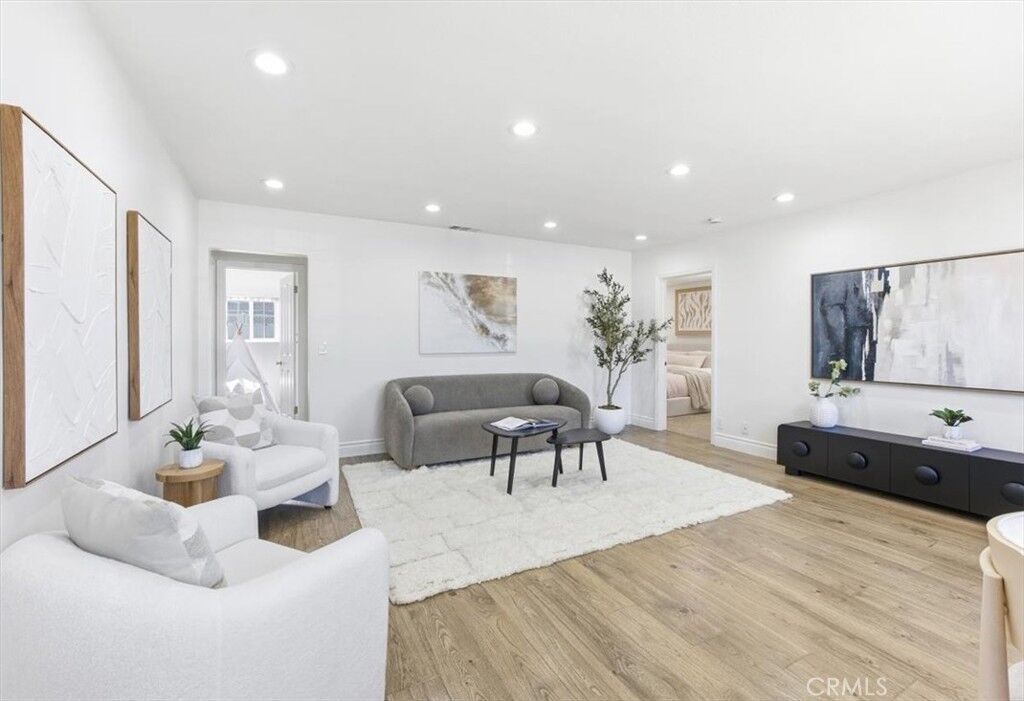 Property Photo:  2118 W 177th  CA 90504 