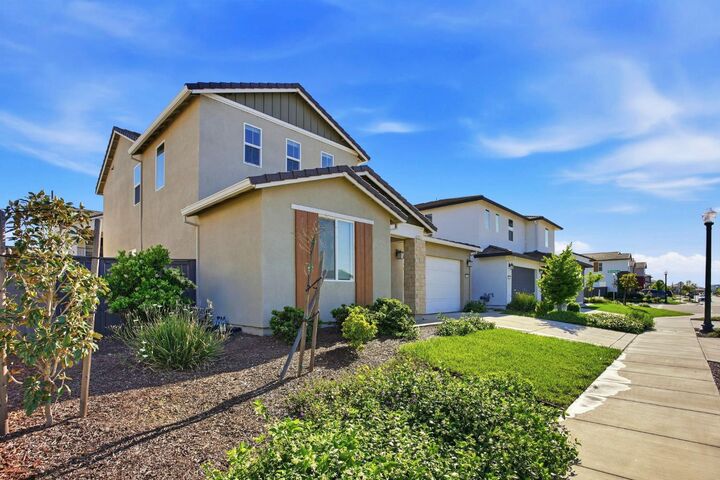 Property Photo: 3854 Watermist Way CA 95835
