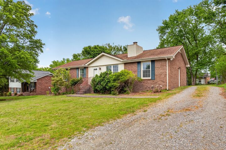 Property Photo:  120 Hillwood Dr  TN 37075 