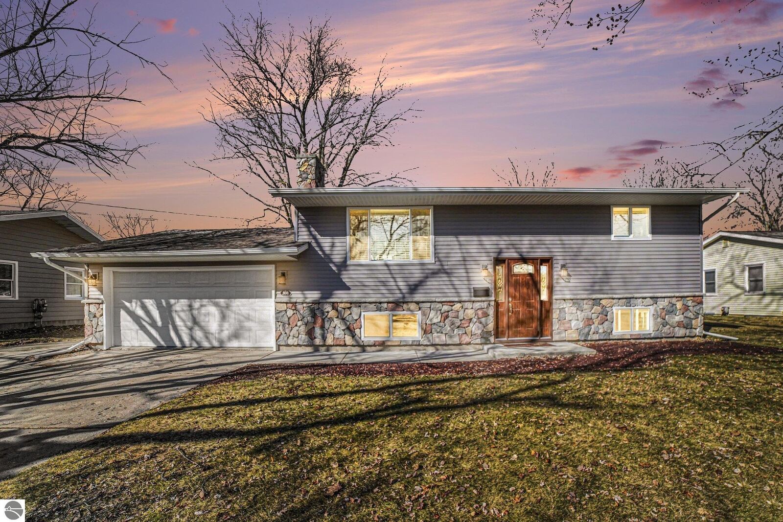 Property Photo:  898 Riverview  MI 48801 