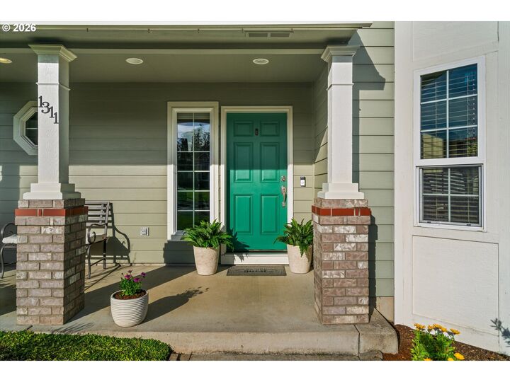 Property Photo: 1311 E 16th Cir WA 98629