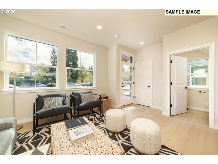 Property Photo: 5695 SE 60th Ave OR 97206